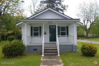 Building Photo - 462 Snow Hill St