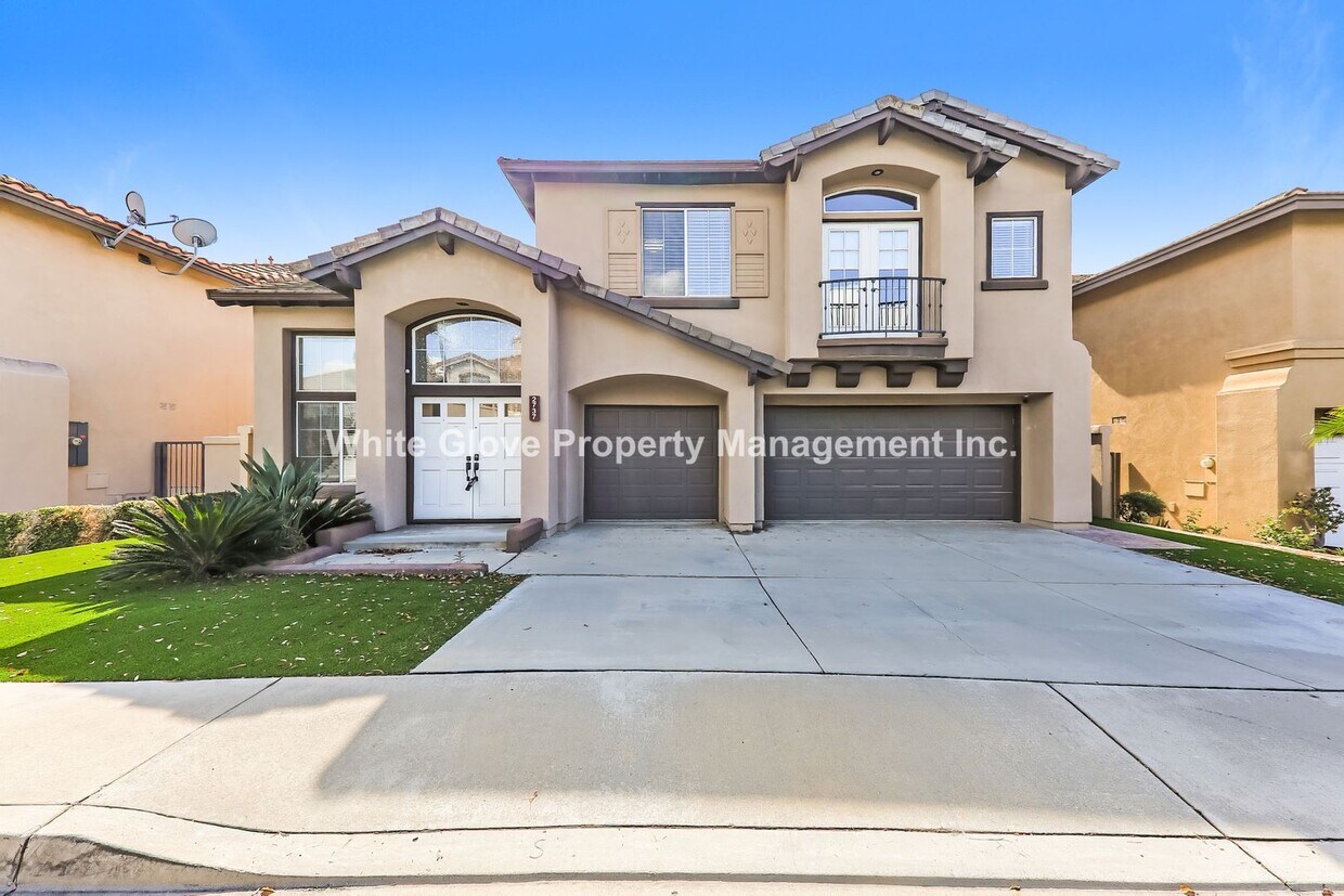 Spacious 4 Bed + Loft, 3 Bath Home in Full... - Spacious 4 Bed + Loft, 3 Bath Home in Full...