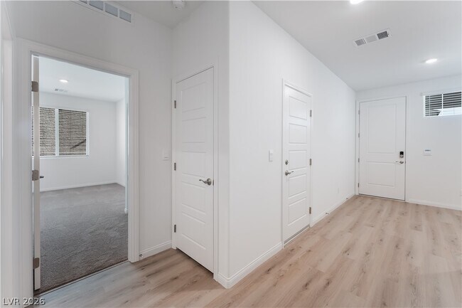 Foto del edificio - 6217 Seastrand St