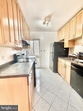 Building Photo - 720 W Glebe Rd