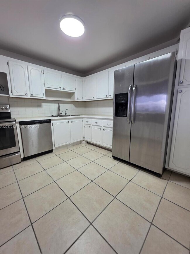 Foto del edificio - 13499 Biscayne Blvd