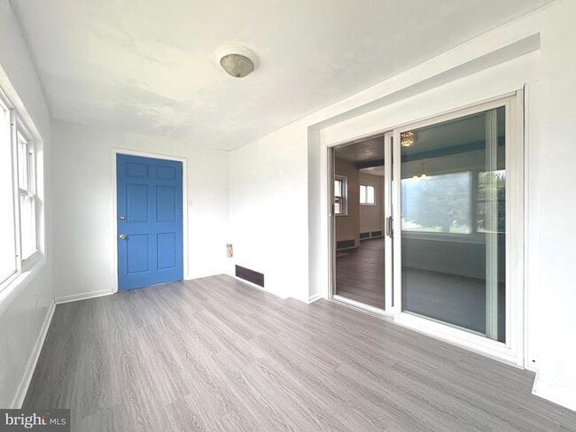 Foto del edificio - 2241 Knorr St