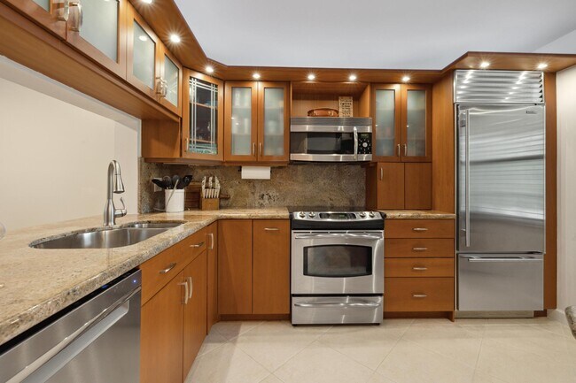 Building Photo - 1272 S Military Trl