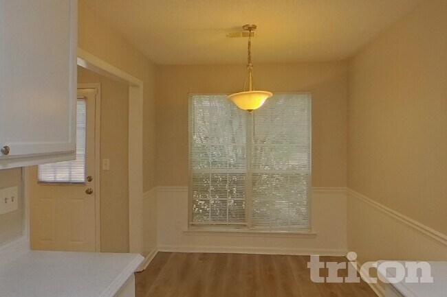 Foto del edificio - 511 Horseshoe Cir
