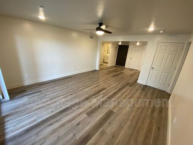 Foto del edificio - 2244 N Canyon Rd