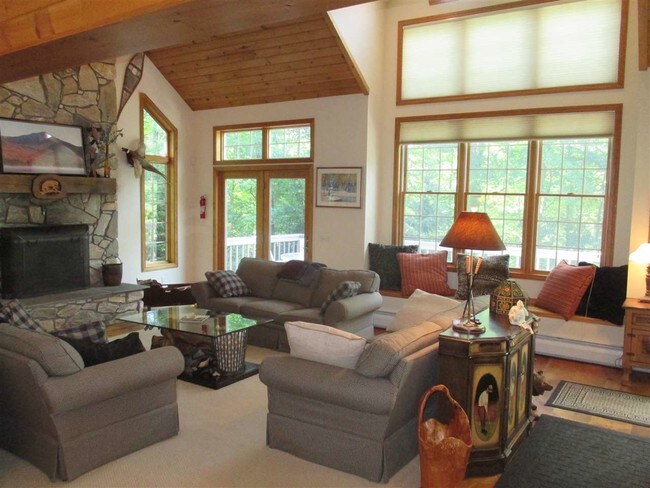 Foto del edificio - 35 Sugarbush Rd