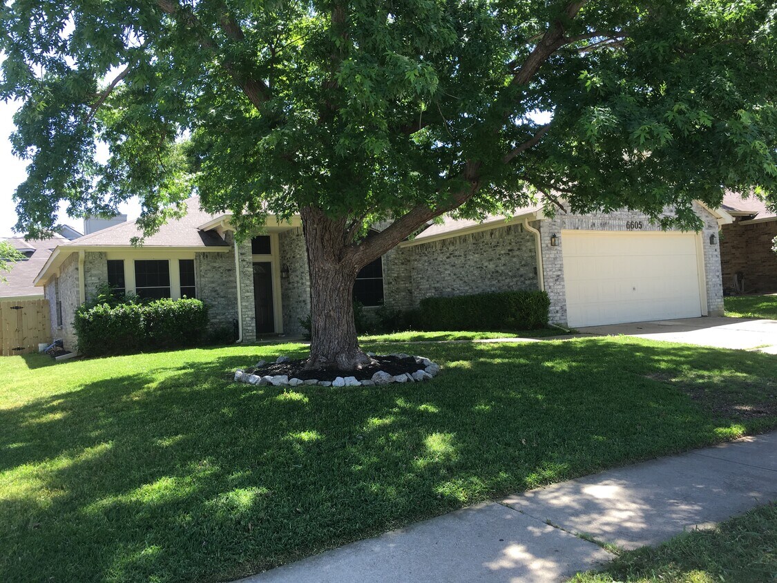 6605 Towerwood Dr, Arlington, TX 76001 House Rental in Arlington, TX