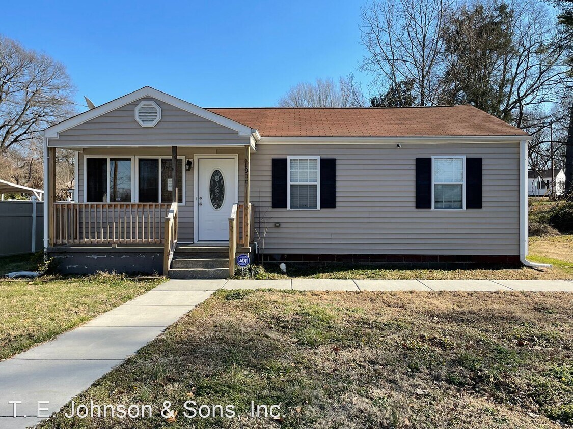 Primary Photo - 3 br, 1 bath House - 1900 Taylor Street