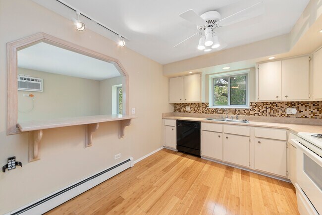Foto del edificio - 2392 Abbeywood Dr