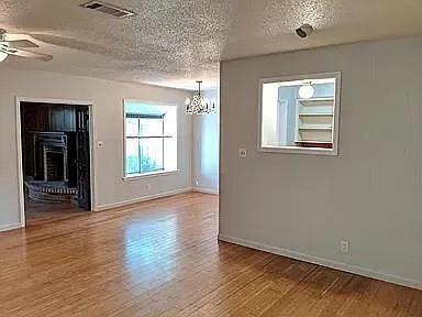 Building Photo - 7011 Whispering Oaks Dr