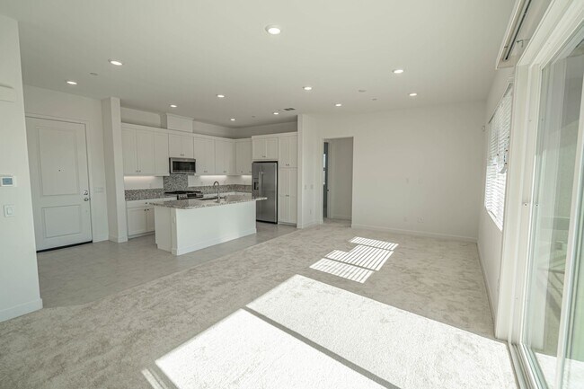 Foto del edificio - 3 Bedroom 2 Bath Condo for Rent in Valencia!