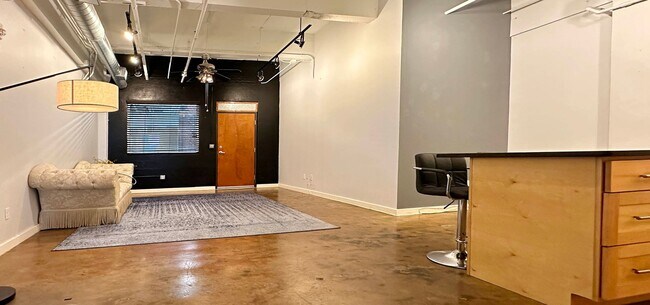 Foto del edificio - South End Lofts Condo Ready for Move-In