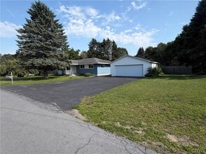 Building Photo - 107 Hadley Dr