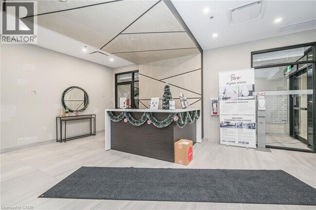 Building Photo - 60 Charles St W