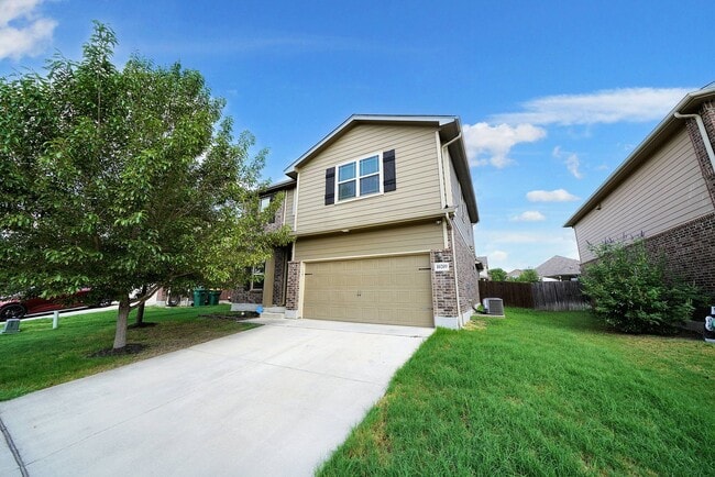 Building Photo - Beautiful Rental in Converse! Realtor Comm...