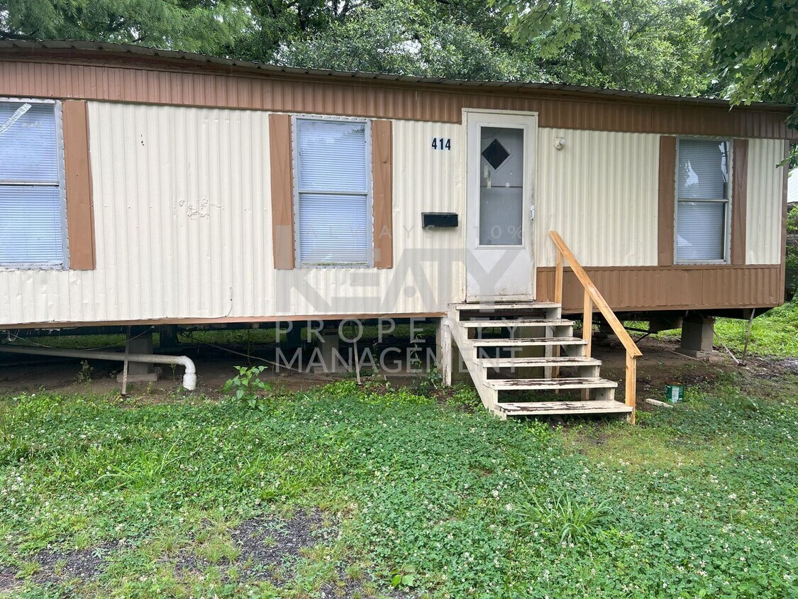 Primary Photo - 2 Bedroom, 1 Bathroom Trailer is Available...