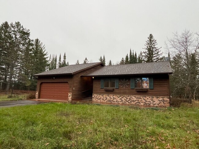 Building Photo - Beautiful 3 Bedroom Home In Carlton on 5 A...