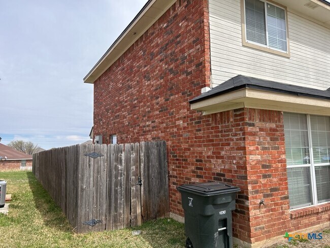 Building Photo - 2709 Vernice Loop