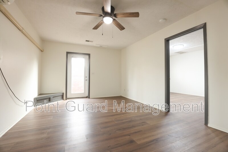 Primary Photo - 7110-7122 Jones Circle - 7116-04