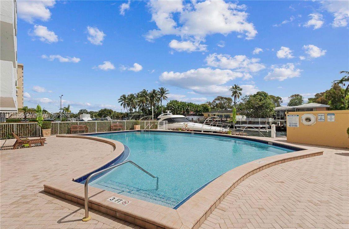 Foto principal - 2020 NE 135th St