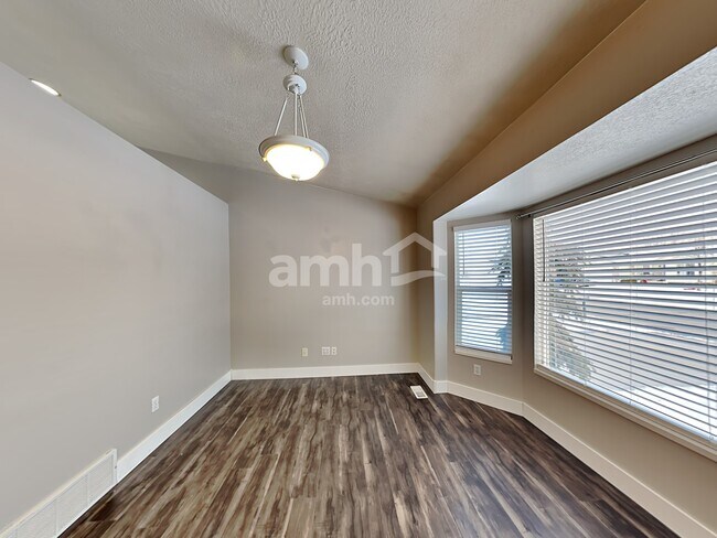 Foto del edificio - 52 S 1660 W