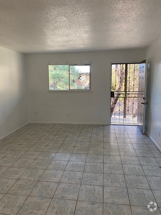 Building Photo - 2800 Cerrillos Rd