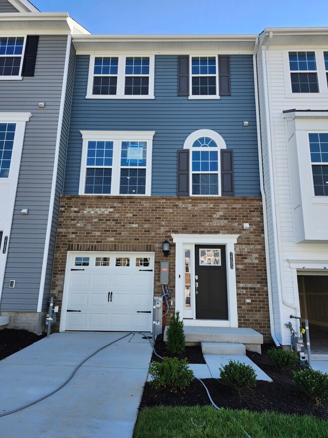 Building Photo - 7705 Meander Ct N