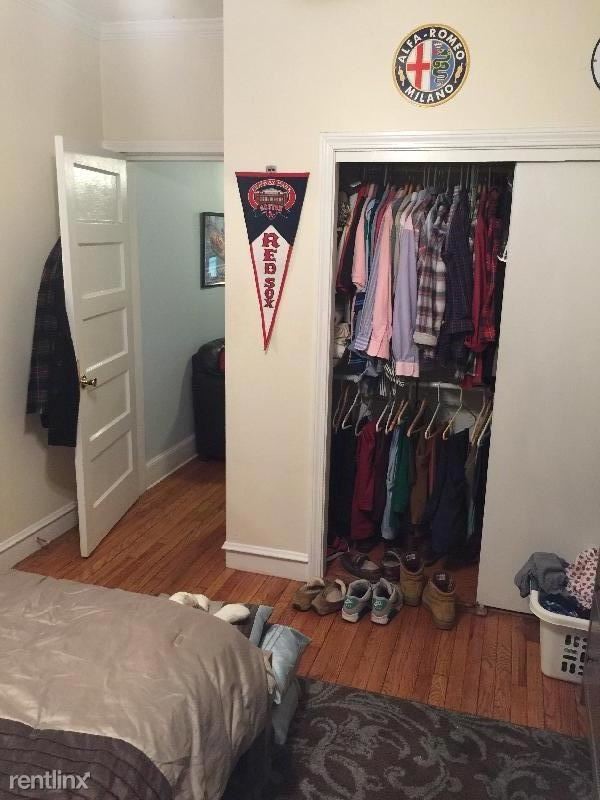 Building Photo - 2 br, 1 bath  - 34 Myrtle St Apt 2