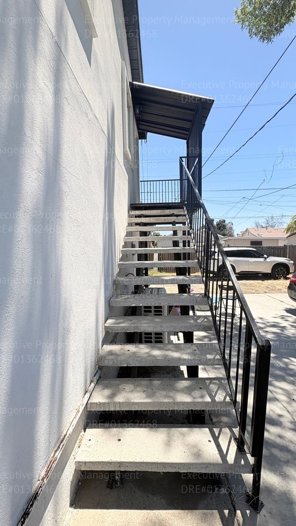 Building Photo - 303 El Tejon Ave