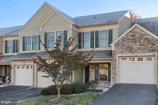 Foto del edificio - 712 Creekside Dr