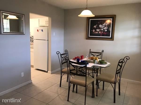 Primary Photo - 460 Brentwood Dr