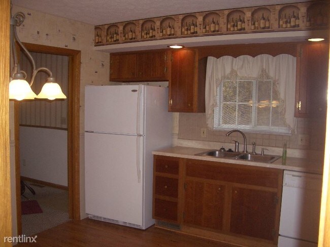 Building Photo - 2 br, 1 bath Apartment - 1 Ransom Rd