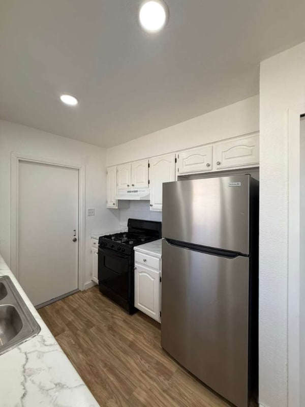 Foto del edificio - 5419 Lk Grv Dr