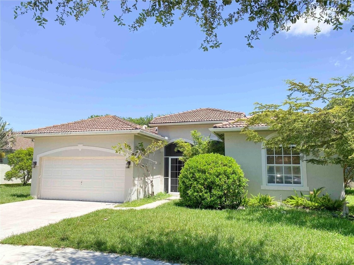 Foto principal - 2955 Dunwoodie Pl