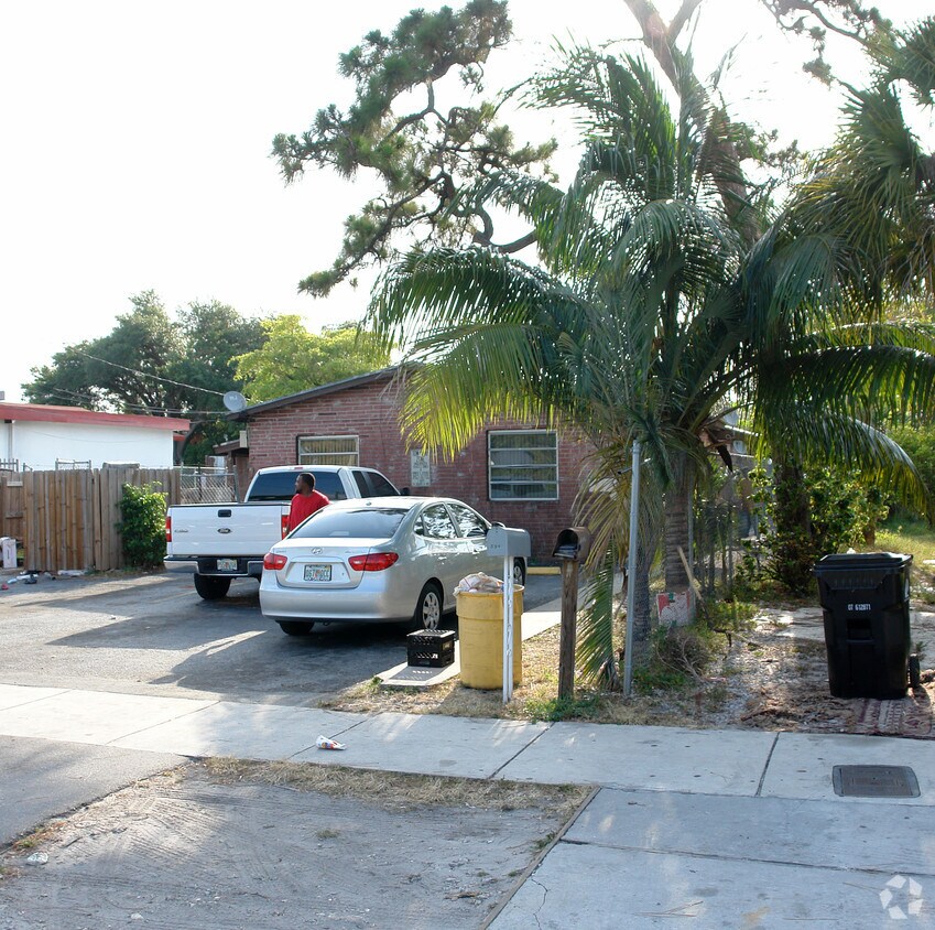 Foto del edificio - 534 NW 23rd Ave