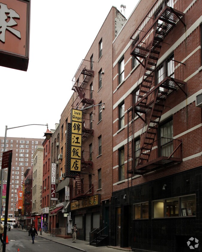 Primary Photo - 25-27 Pell St