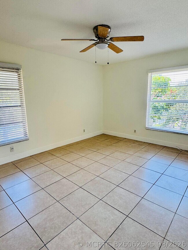 Foto del edificio - 480 NW 20th St