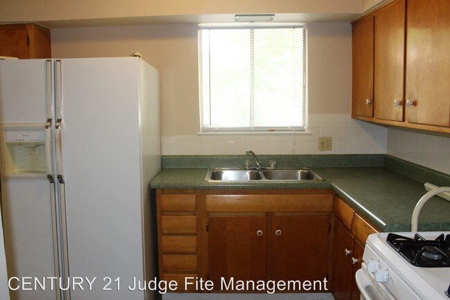 Building Photo - 2002 Tompkins Dr