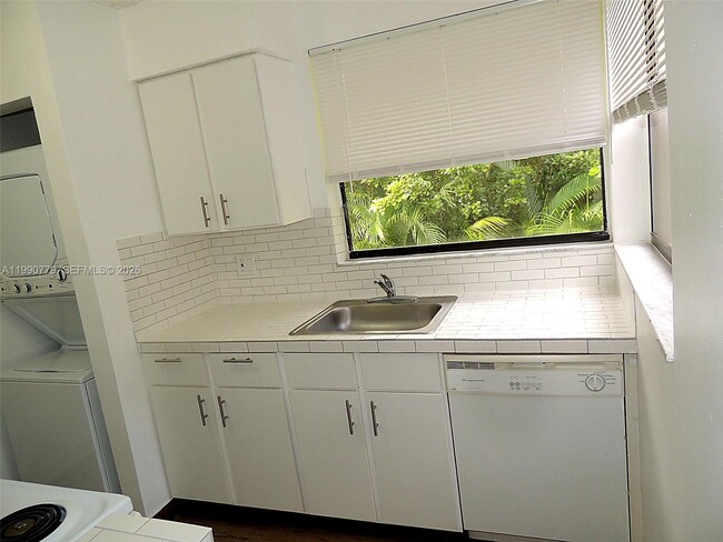 Foto del edificio - 1150 N Liberty Ave