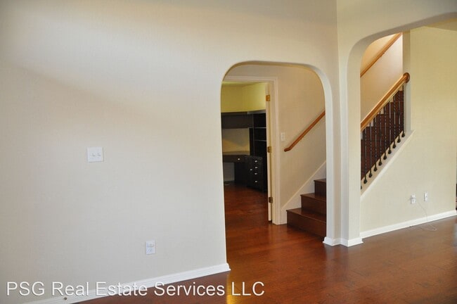 Building Photo - 4 br, 2.5 bath House - 15609 Belfin DR