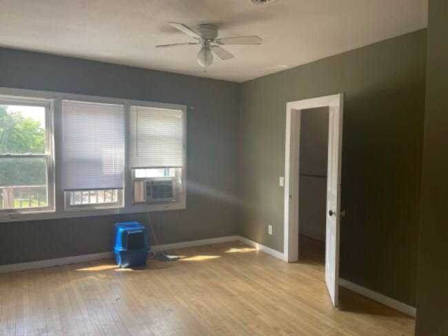 Foto del edificio - 228 E Hadley St