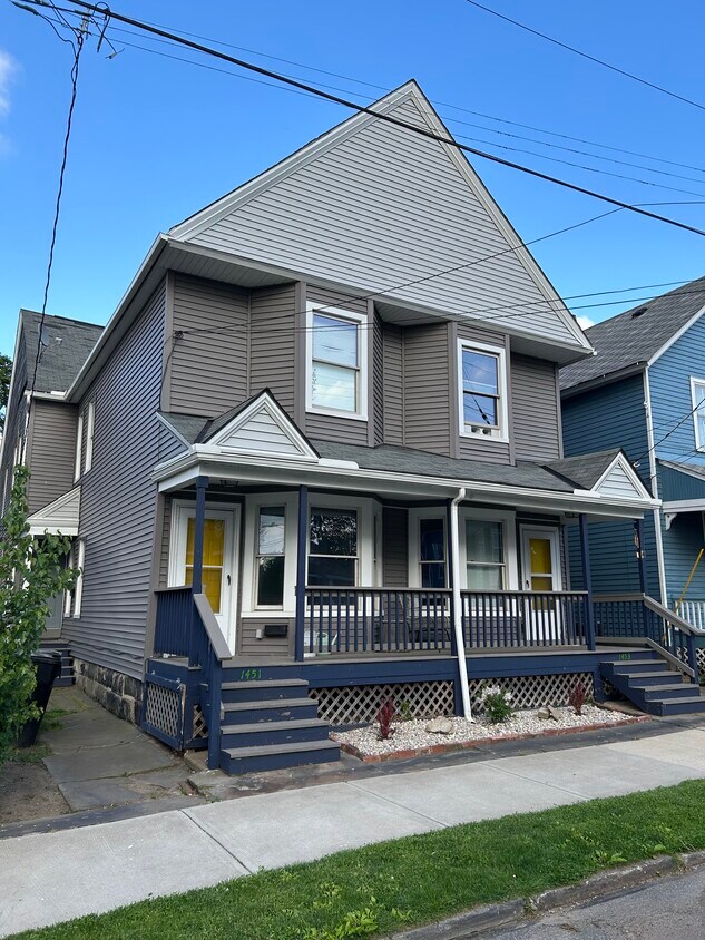 Triplex with individual units - 1449 W 50th St