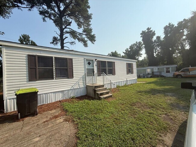 Foto del edificio - 3 bedroom, 2 bath Mobile Home