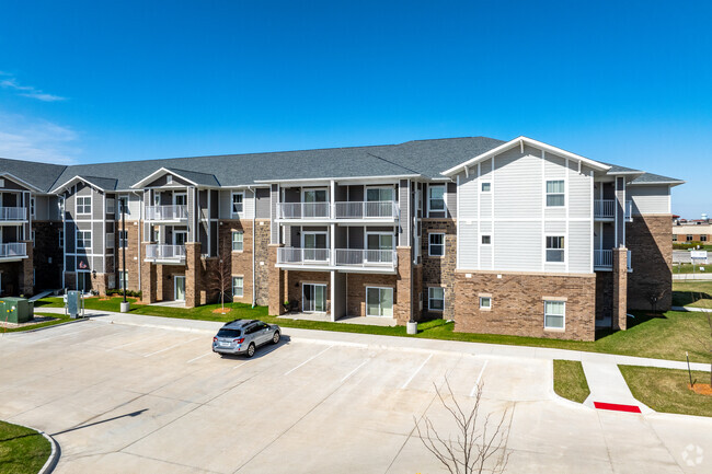 Building Photo - Glen Meadows Retirement Community