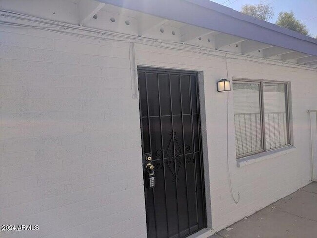 Foto del edificio - 4829 N 37th Ave