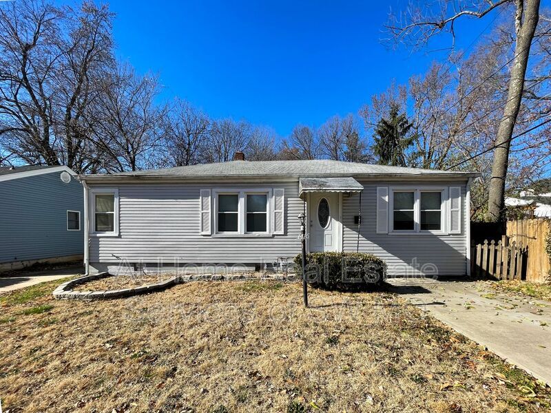 Primary Photo - 1415 S Pickwick Ave