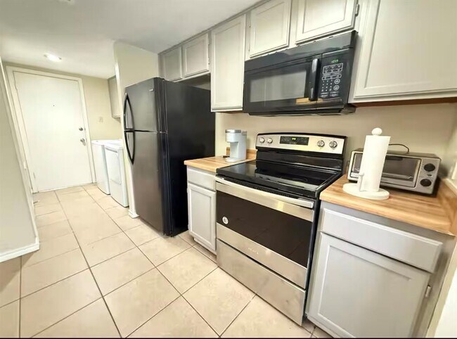 Foto del edificio - 13307 Saddlebrook Trail
