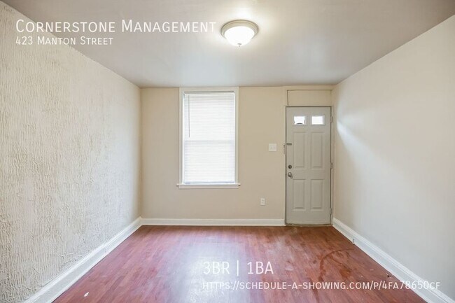 Building Photo - Newly Renovated 3BR 1Bath Townhouse w/ Bac...