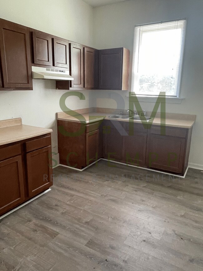 Foto del edificio - Updated three bedroom two bathroom home in West Louisville! *Section 8 accepted*