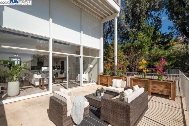 Building Photo - 2987 Melendy Dr